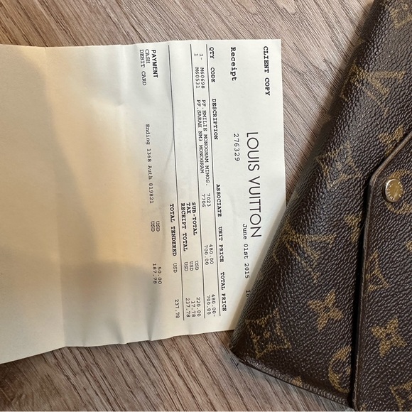 Louis Vuitton Sarah Wallet - Picture 12 of 12